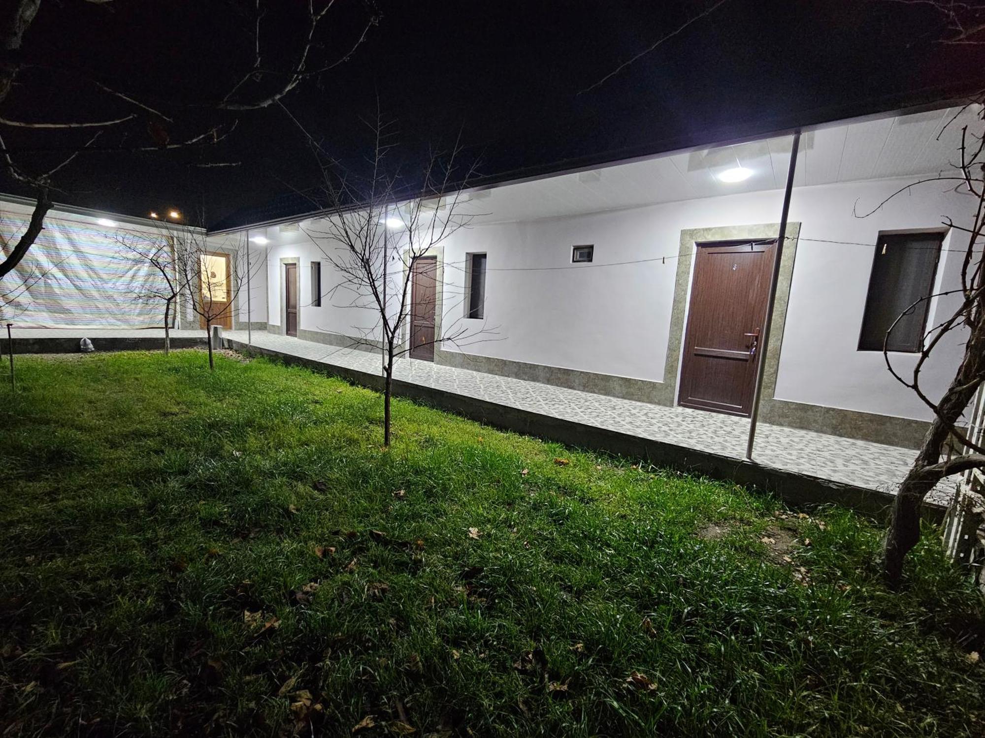 Galstyans Hotels Zvartnots Airport P'arak'ar Exterior foto