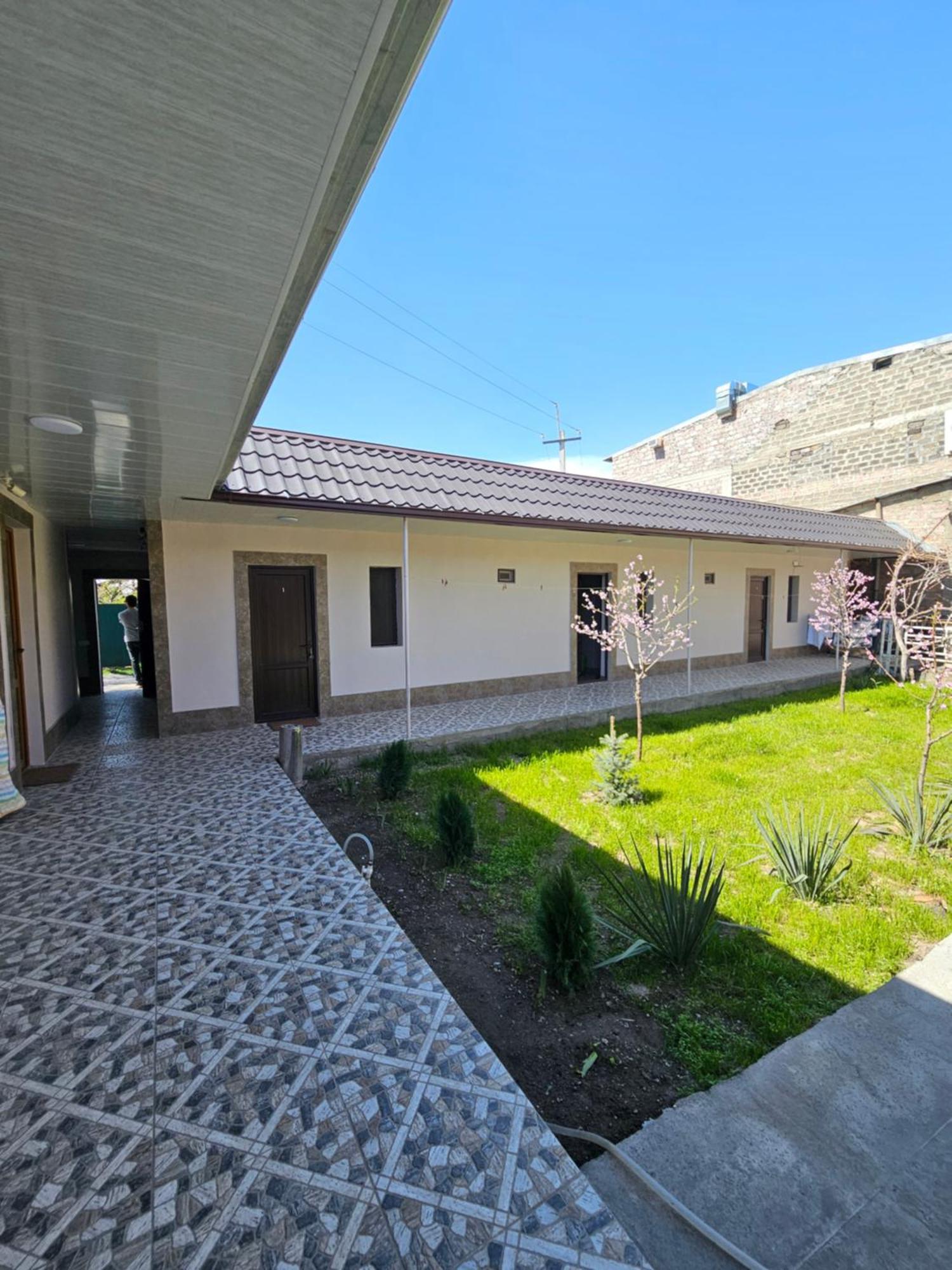 Galstyans Hotels Zvartnots Airport P'arak'ar Exterior foto